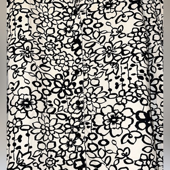 Mercer & Madison Neutral Floral Print Linen Boho Beach Lagenlook
Blouse Tunic - Picture 5 of 7